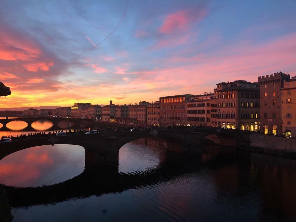 פירנצה Historical Apartment Spectacular Arno View With Balcony From 12 Th Century. מראה חיצוני תמונה